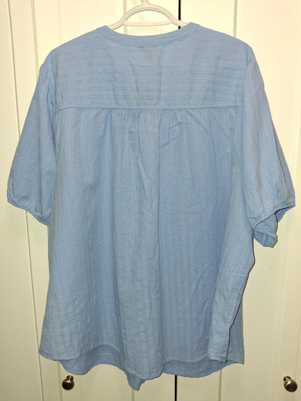 Torrid Puff Sleeve Button Front Top - Picture 4 of 7